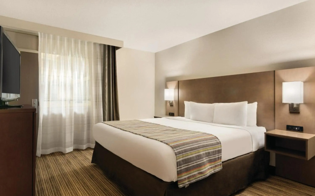 Country Inn & Suites by Radisson, Fergus Falls, MN