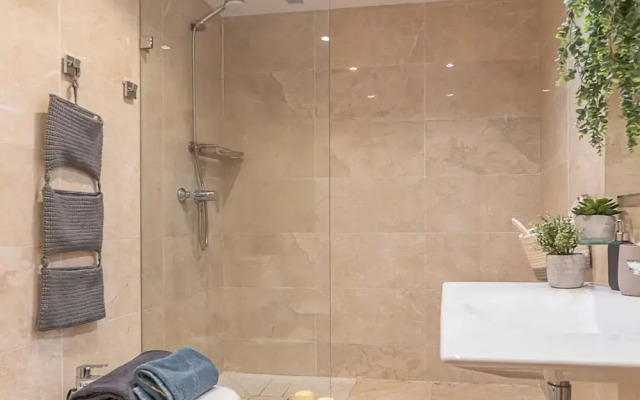 Apt Mairena Forest sea View Pool