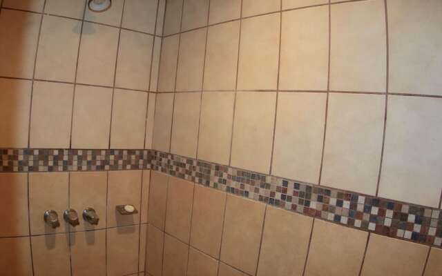 Hotel-style Ocean-view Unit in Flamingo With Pool