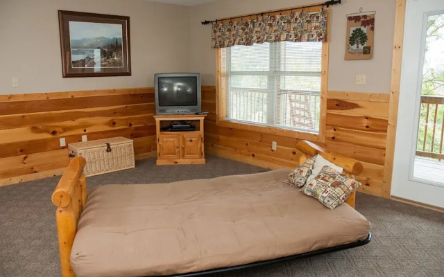 AMERICAN BEAUTY - 5 Br Cabin