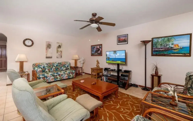 Kahaluu Bay Villas 304