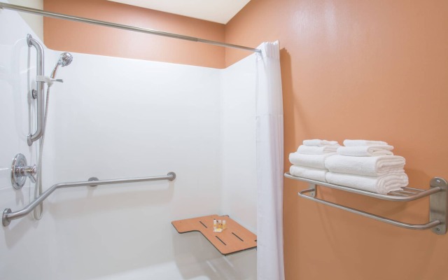 Days Inn & Suites By Wyndham Thibodaux