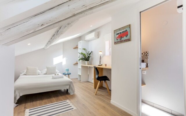 Wonderful 2 Bedrooms, Place de la Comédie
