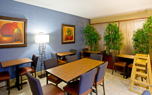 Holiday Inn Express North Phoenix