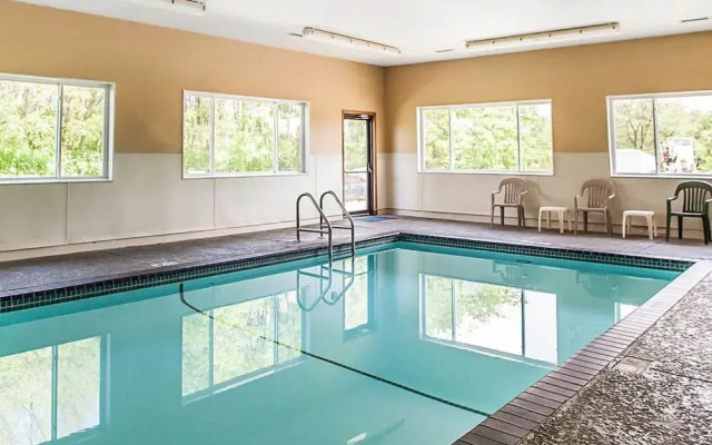 Quality Inn & Suites Davenport