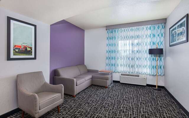 La Quinta Inn & Suites by Wyndham Bowling Green