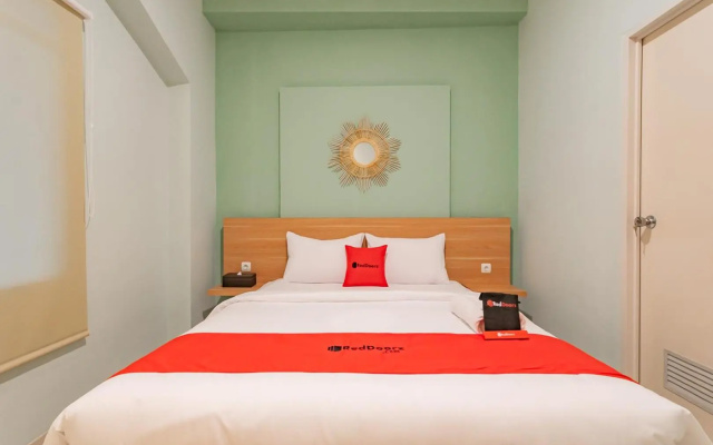 RedDoorz Plus @ Bagusrangin Street – Guest Rooms – Bandung