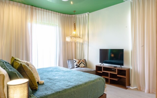 The Boat 308 2 Bedroom Condo by Redawning