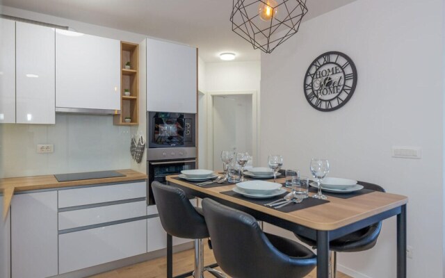 Awesome apartment in Split with WiFi and 2 Bedrooms