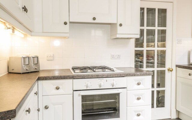 3 Lynedoch Place