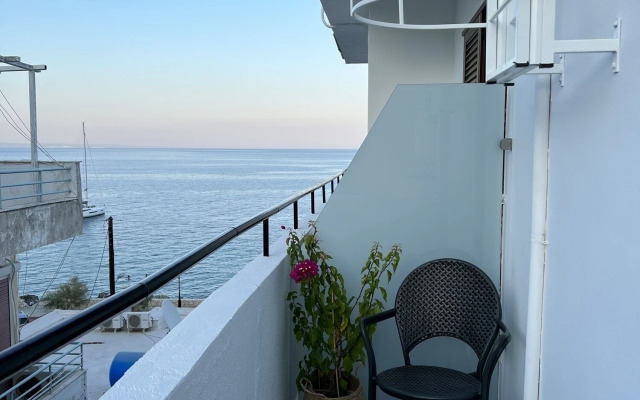 Yria Hotel
