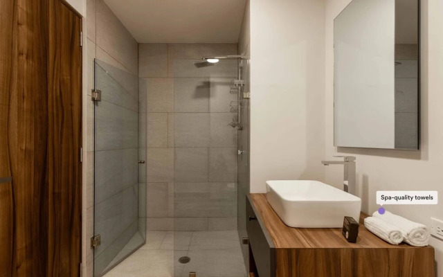 Casai Roma 1 BR Central Studio
