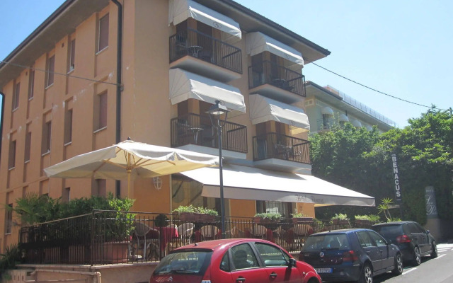 Hotel Benacus