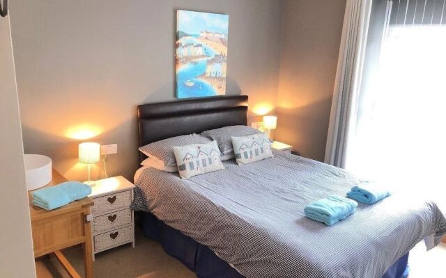 Crossvilla Guest House & Tea Room