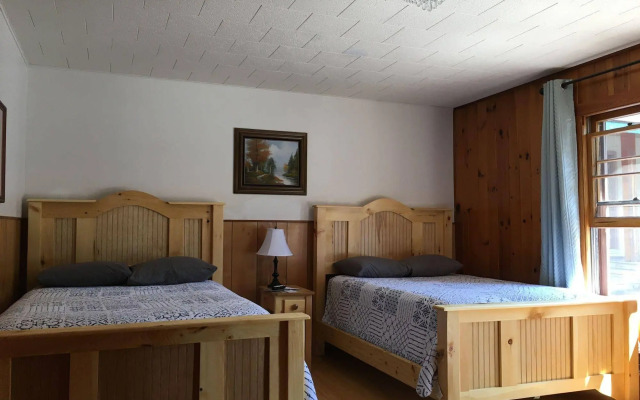 Marshall's Creek Rest Motel
