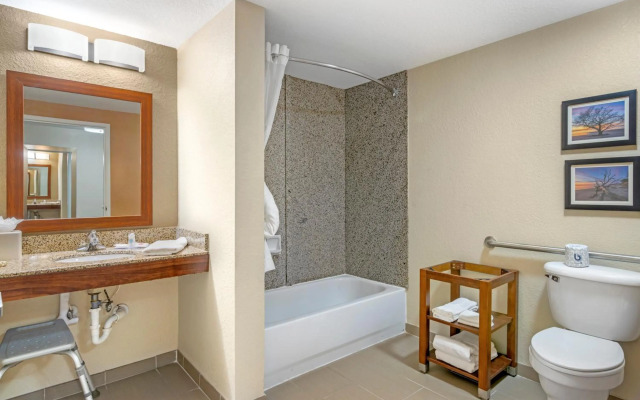 Comfort Suites Brunswick