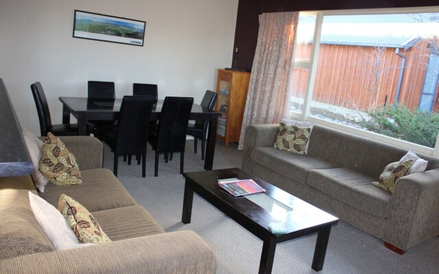 6 Denby Place