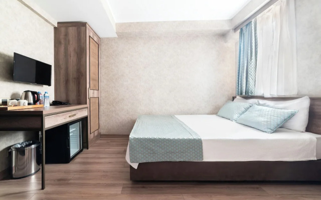 Castle Franco Suites