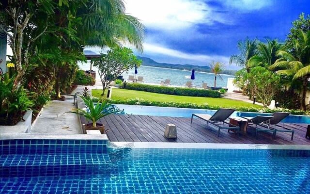 Beachfront Phuket Seaview Suites