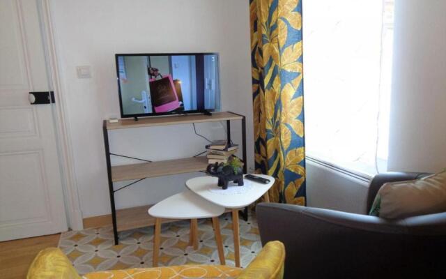 Gîte Roanne, 2 pièces, 2 personnes - FR-1-496-237