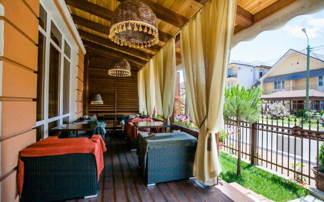 Zhemchug Village Hotel
