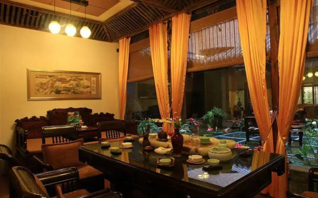 Chengdu Lingcai Hotel