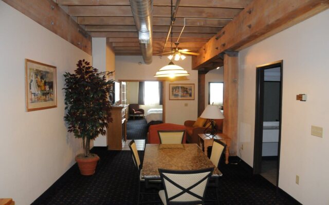 The Suites Hotel at Waterfront Plaza