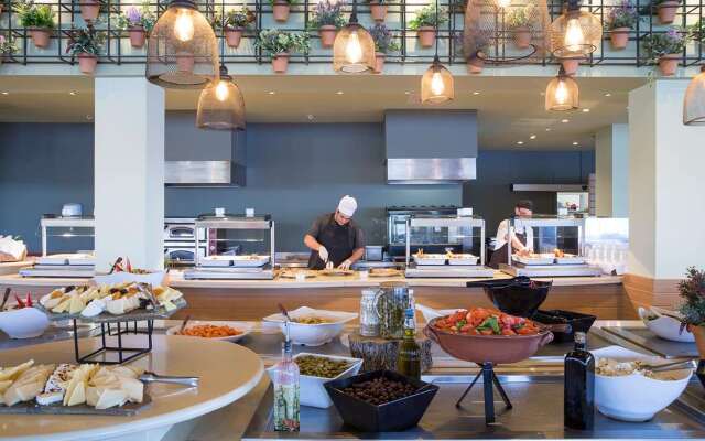 Dolce Athens A tica Riviera Hotel