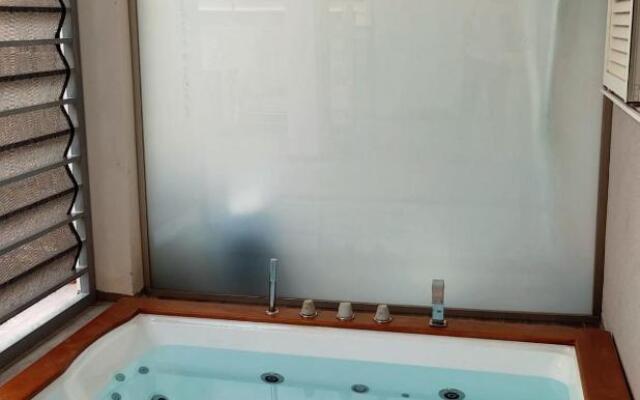GF Holiday Suite 2