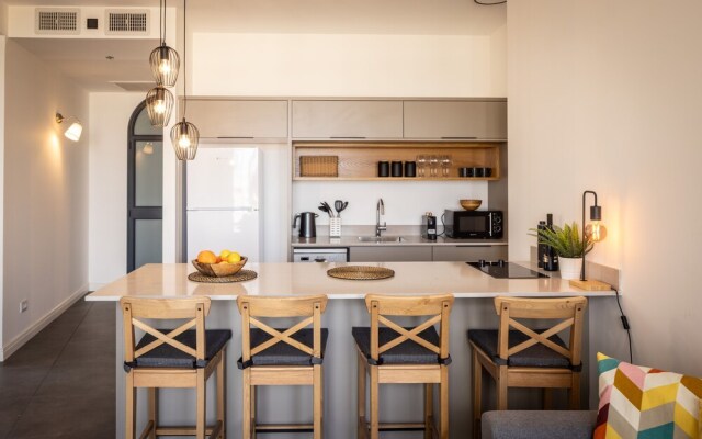 Old Charm & Modern Meets by Sea N' Rent