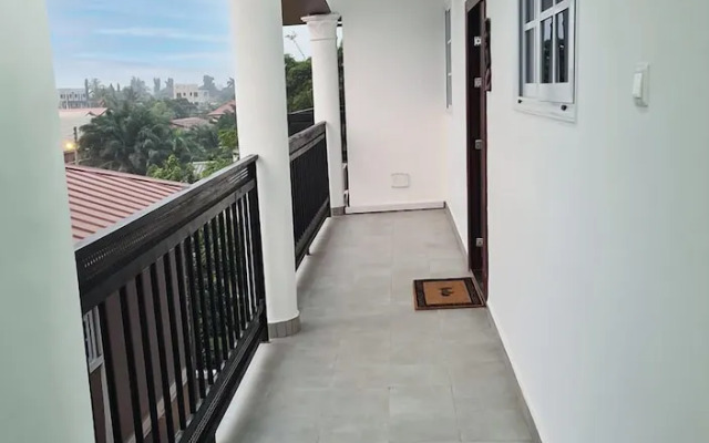 Beautiful Quiet & Cozy  Close to Highway