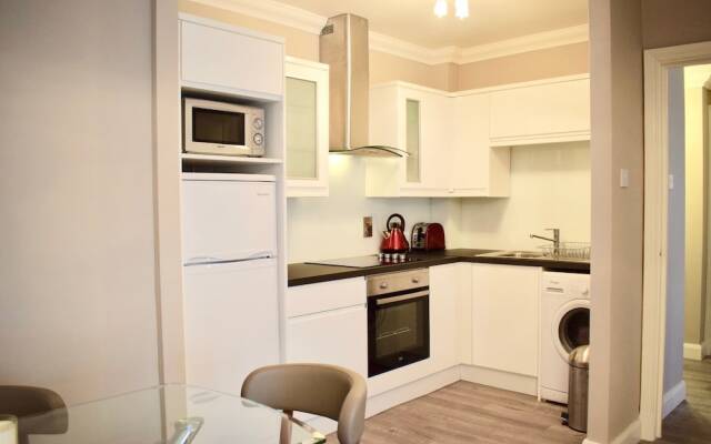2 Bedroom Apartment Near City Centre