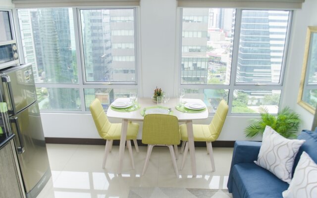 Decorated Duplex Apartment @ BGC
