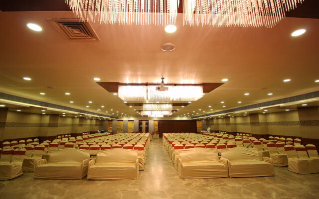 OYO Premium Jubilee Garden Jawahar Road