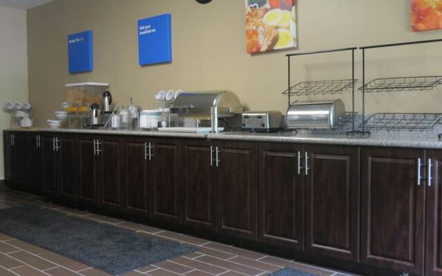 Baymont Inn & Suites Fairborn