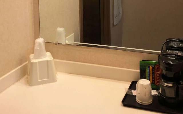 Magnuson Hotel Dixon