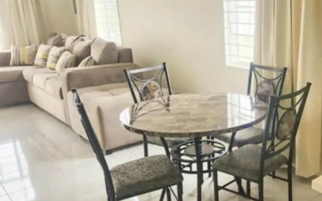 Remarkable 2-bed House in Discovery Bay