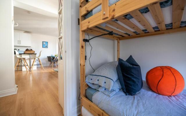 Cosy, nautical 2 bed, 5 mins stroll to Seafront