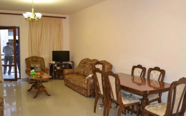 Northern Avenue Apartment