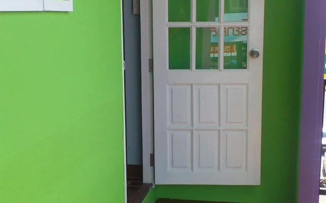 B Trio Guesthouse