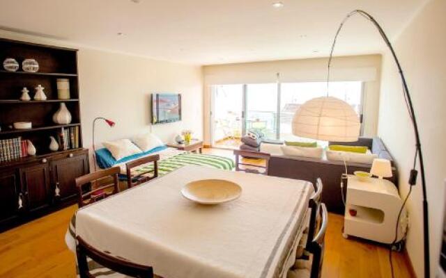 LovelyStay - Ericeira Beach Apartment with Sea View