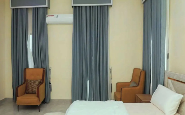Grand Fweechvilla Hotel and Suites