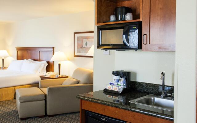 Holiday Inn Express and Suites Turlock by IHG