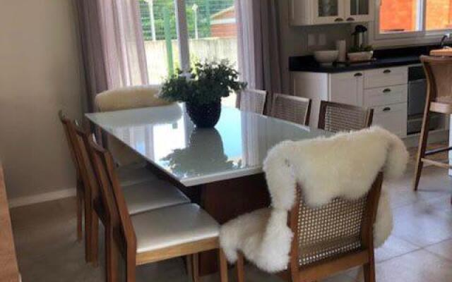 Maravilhosa Casa com Lareira 3 Quartos em Canela
