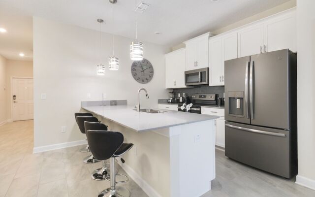 Storey Lake - 4800 Romeo Circle