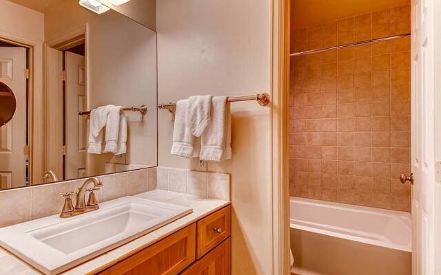 Woodbridge Condos by Snowmass Vacations