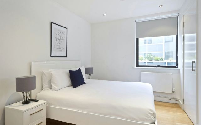 Red Lion Court by City2Stay