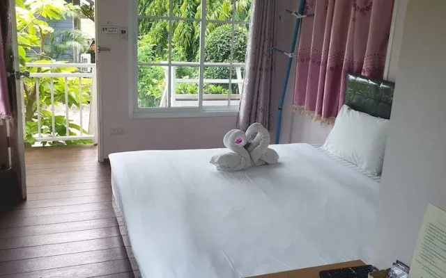 Chomtawan Home