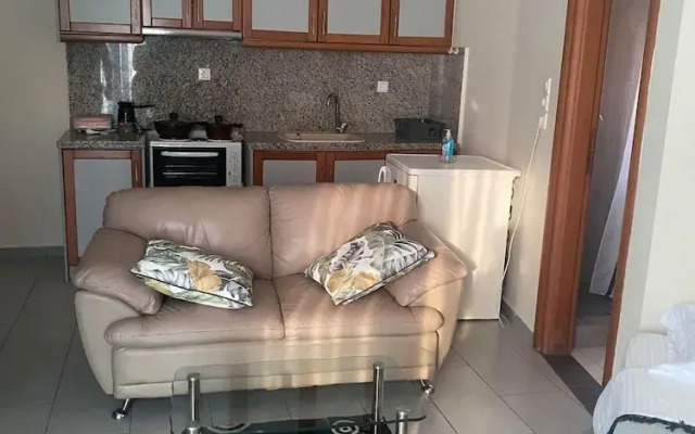 Arethousa Urban View - Chalkida s Cozy Nest