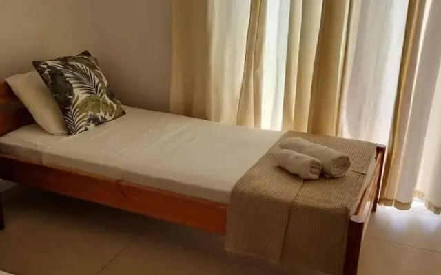 Plaka-sleeps4-parking-pool-hottub-seaviews